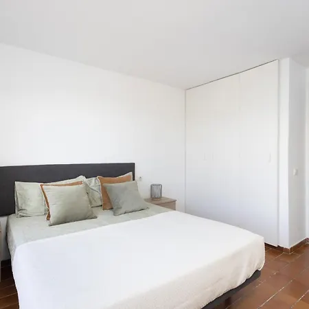 A 250m Da Playa Troya Apartment *