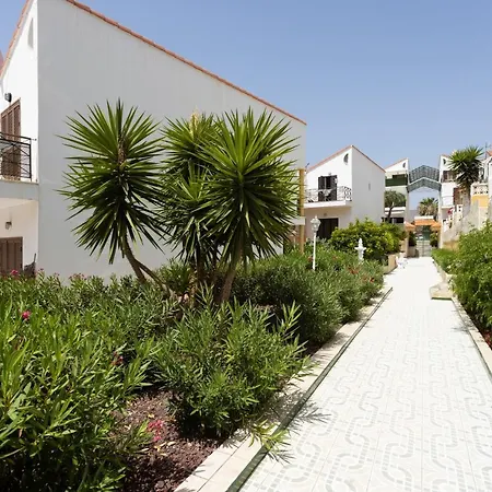 A 250m Da Playa Troya Apartment